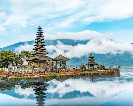 bali temple eau volcan tradition bouddhisme indonesie monplanvoyage