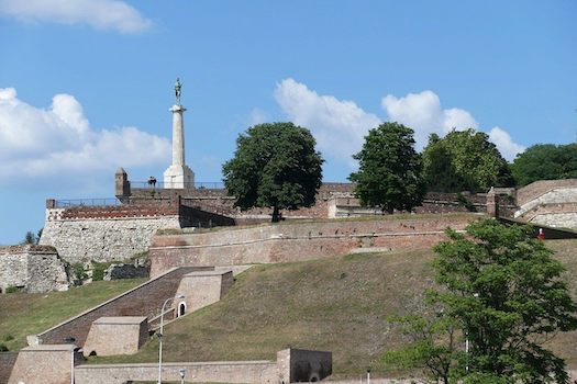 belgrade statue homme serbie monplanvoyage