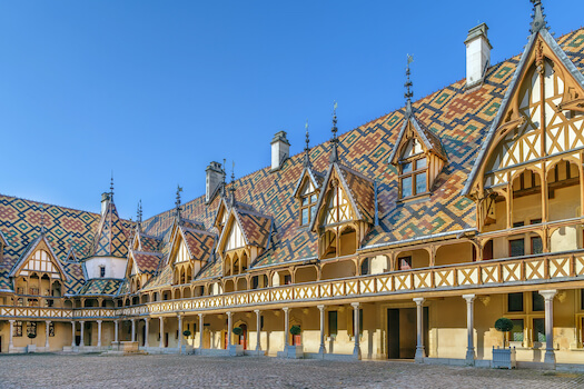 beaune hospice vin vente toit bourgogne france monplanvoyage