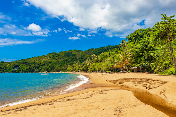 ilha grande plage sable eau turquoise paradis nature rio de janeiro bresil monplanvoyage