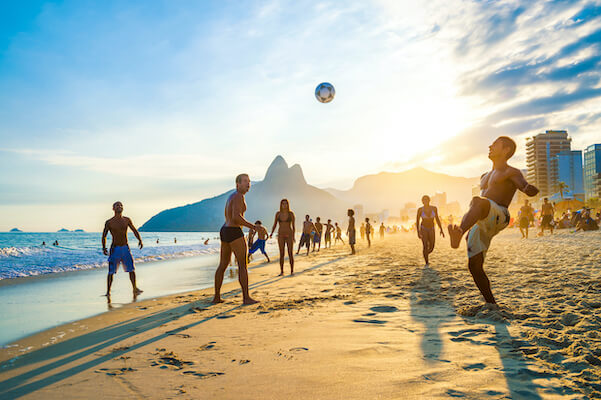 ipanema beach plage sport rio de janeiro bresil monplanvoyage