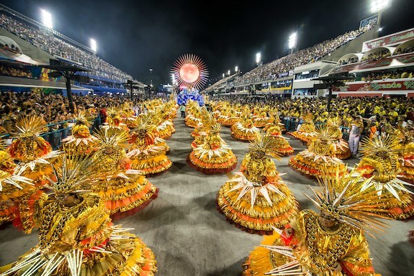 rio de janeiro carnaval parade danse samba costume sambodrome bresil monplanvoyage