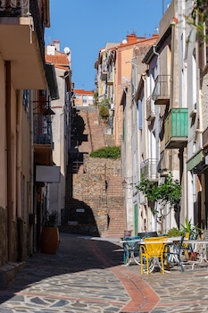 banyuls rue village architecture monplanvoyage