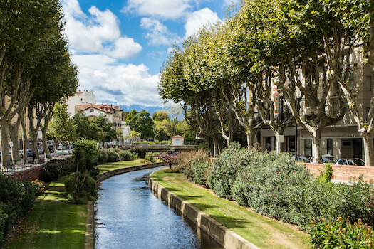 perpignan architecture canal rue catalogne monplanvoyage