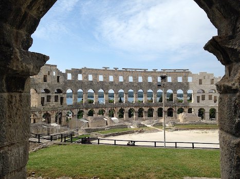 pula ville amphitheatre culture monument croatie monplanvoyage