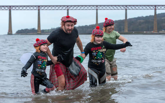 hogmanay bain fleuve tradition edimbourg ecosse fete nouvel an monplanvoyage