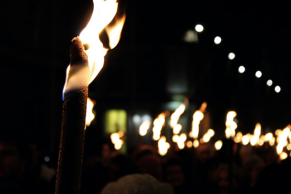 hogmanay flambeau feu edimbourg ecosse nouvel an fete monplanvoyage