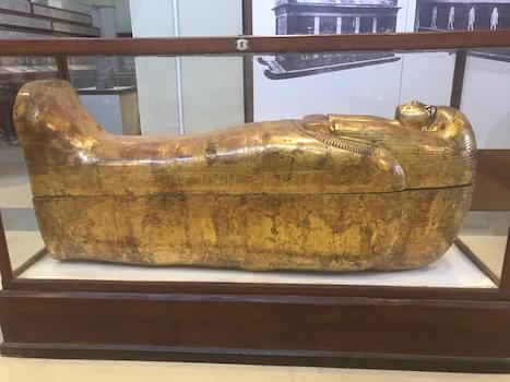 caire musee sarcophage pharaon or art histoire egypte monplanvoyage