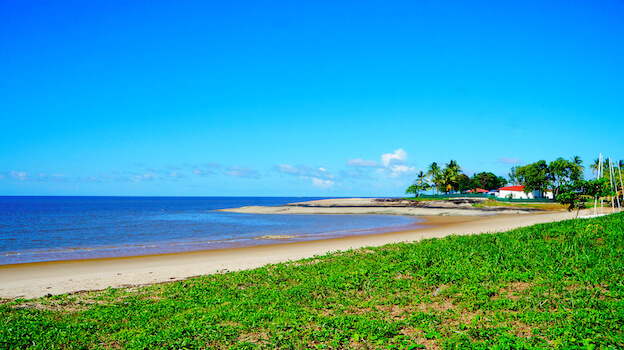 guyane plage cocotier cayenne france monplanvoyage