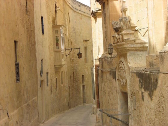 rue architecture mdina ville malte monplanvoyage