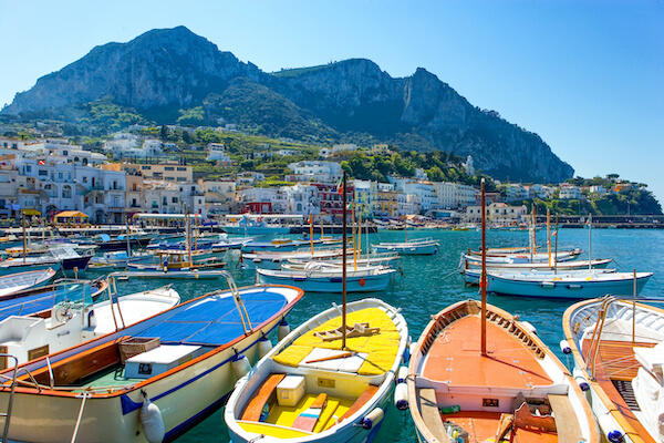 capri ile port bateau mediterranee italie monplanvoyage