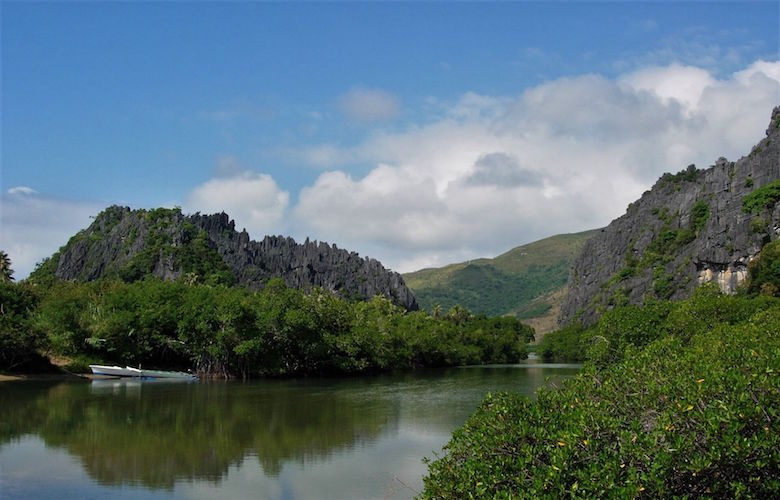 nouvelle caledonie hienghene baie bateau monplanvoyage