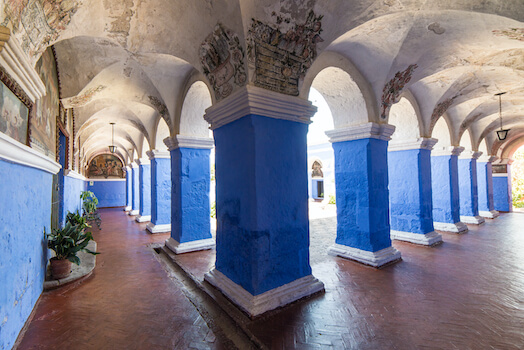 arequipa monastere colonne architecture perou monplanvoyage