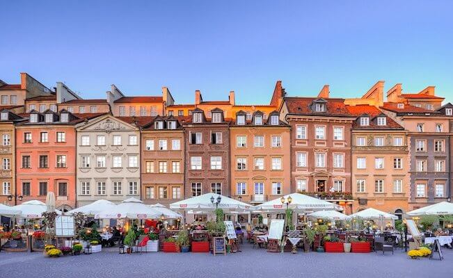 varsovie place marche food pologne monplanvoyage