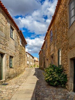 douro village rue pierre portugal architecture monplanvoyage