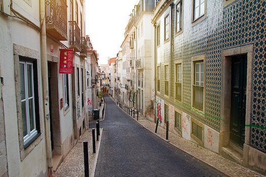 lisbonne quartier azulejo rue portugal monplanvoyage