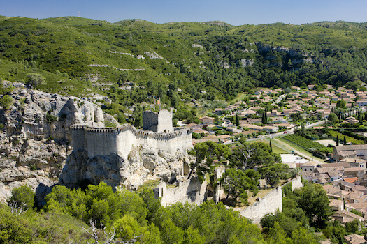 boulbon village chateau pierre provence france monplanvoyage