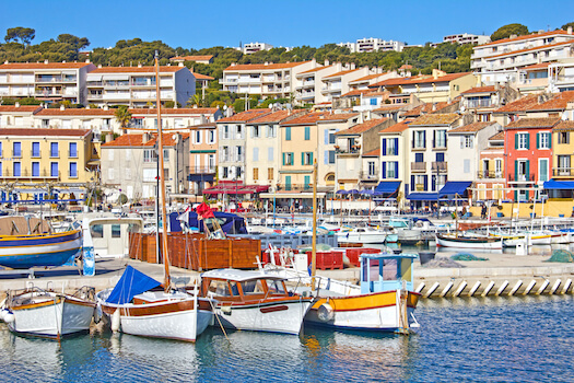 cassis port bateau architecture maison provence france monplanvoyage