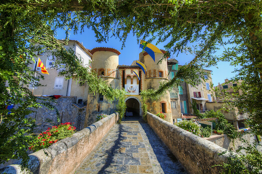 entrevaux village architecture vauban provence france monplanvoyage