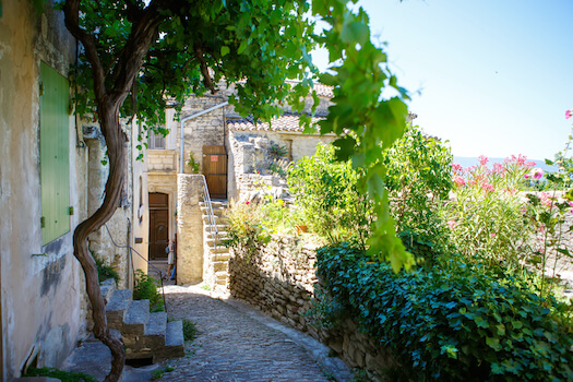 gordes village luberon pierre provence france monplanvoyage