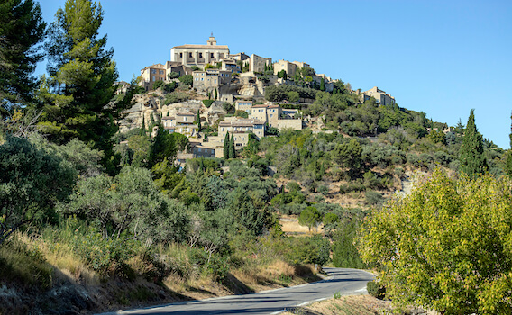 luberon village route paysage provence france monplanvoyage