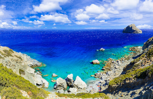 amorgos crique mer eau turquoise cyclade grece monplanvoyage