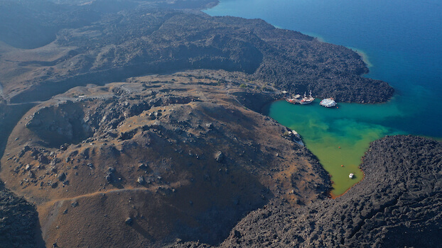 kameni volcan ile santorin cyclade grece monplanvoyage