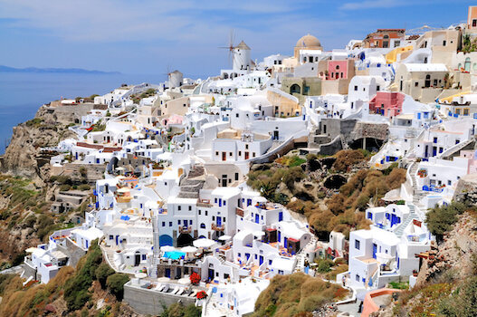 oia village blanc santorin ile cyclade grece monplanvoyage