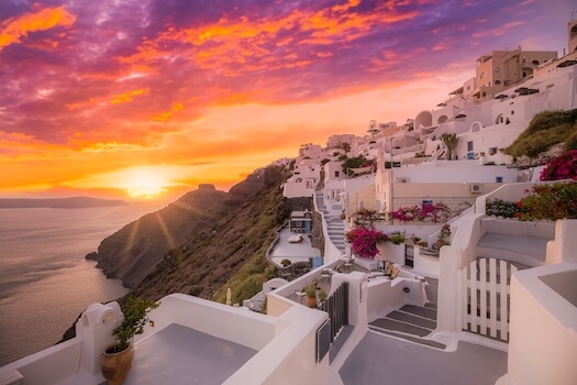 oia village sunset santorin cyclade grece monplanvoyage