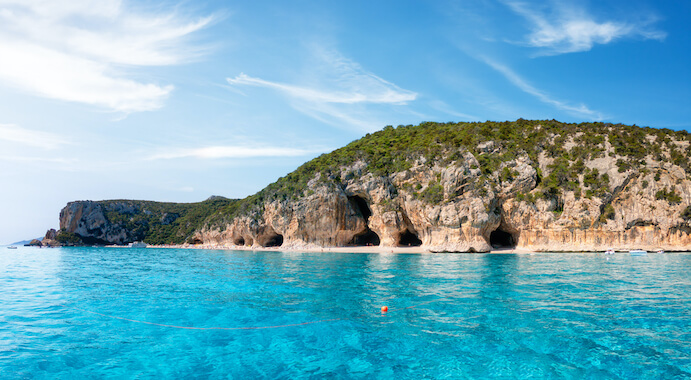 baunei cote bateau eau turquoise sardaigne ile italie monplanvoyage