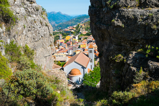 sardaigne village montagne tradition ile italie monplanvoyage