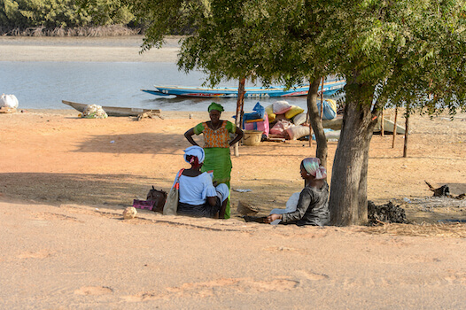 ziguinchor local femme plage tradition senegal afrique monplanvoyage