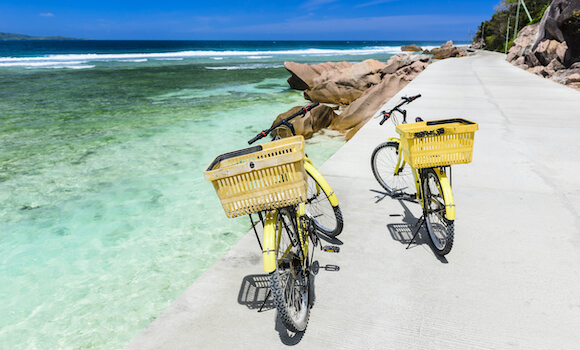 la digue ile velo balade les seychelles ocean indien monplanvoyage