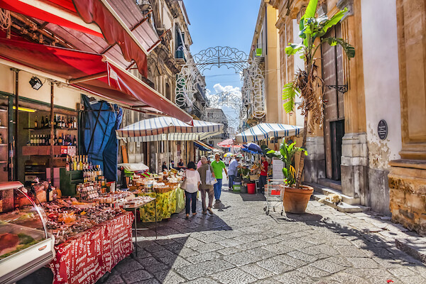 palerme rue etals food sicile monplanvoyage