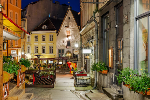 tallinn cafe rue culture tradition estonie monplanvoyage