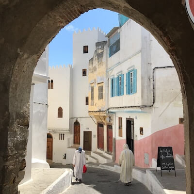 tanger city break ville blanche rue maroc