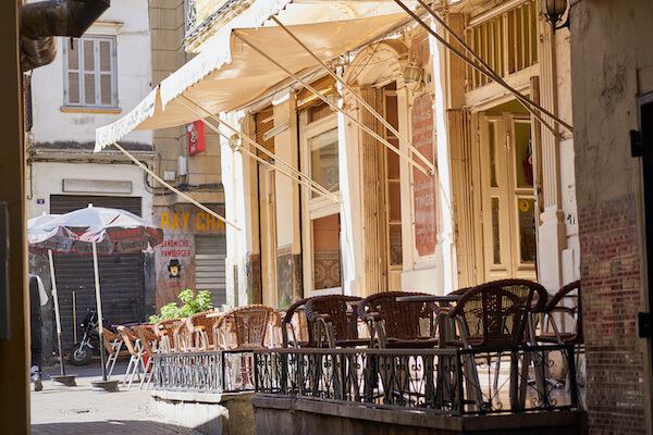 tanger kasbah rue cafe architecture maroc monplanvoyage