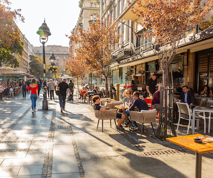 belgrade rue cafe terrasse serbie monplanvoyage