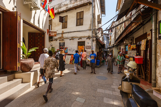 stone town ville rue habitant zanzibar ile tanzanie monplanvoyage